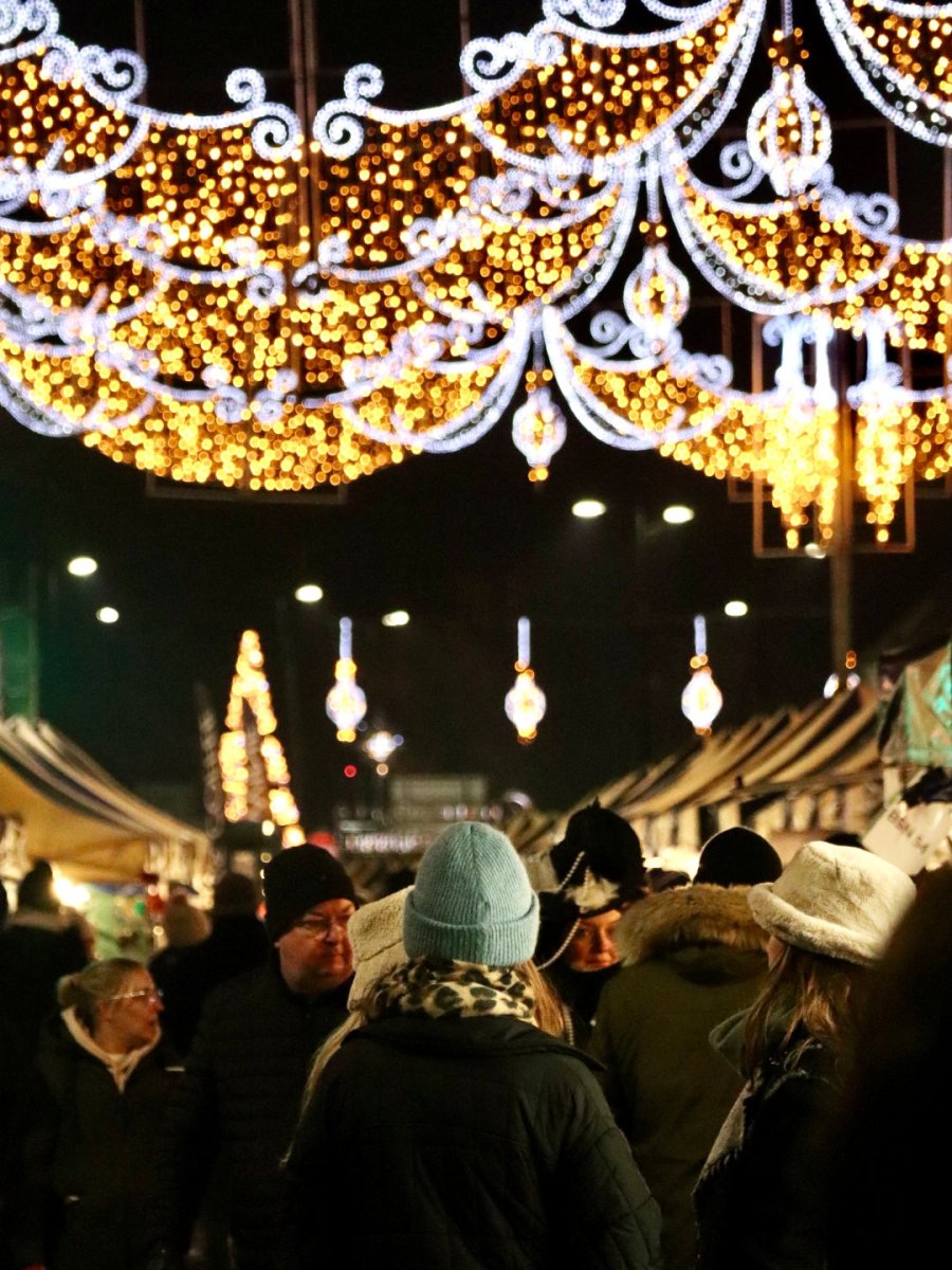 Step into the Enchanting Realm of Shakespeare Candle Company at the Stratford-upon-Avon Victorian Christmas Market - Shakespeare Candle Company